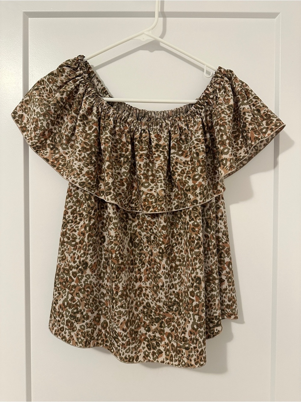 Aritzia Wilfred Leopard Print Promener Off The Shoulder Blouse Size Medium - Picture 3 of 11